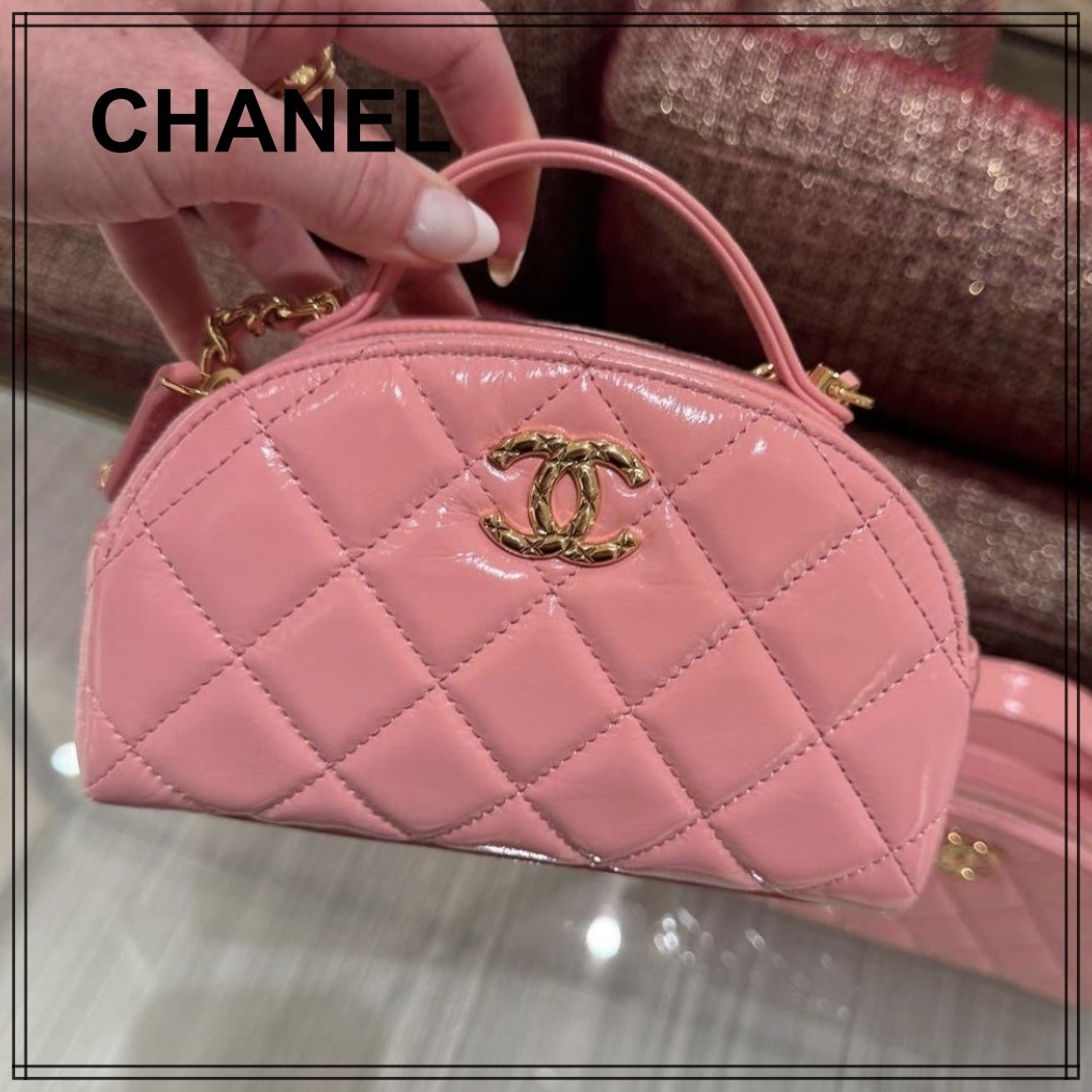 大人可愛い【CHANEL】ハンドル付き チェーンクラッチ
