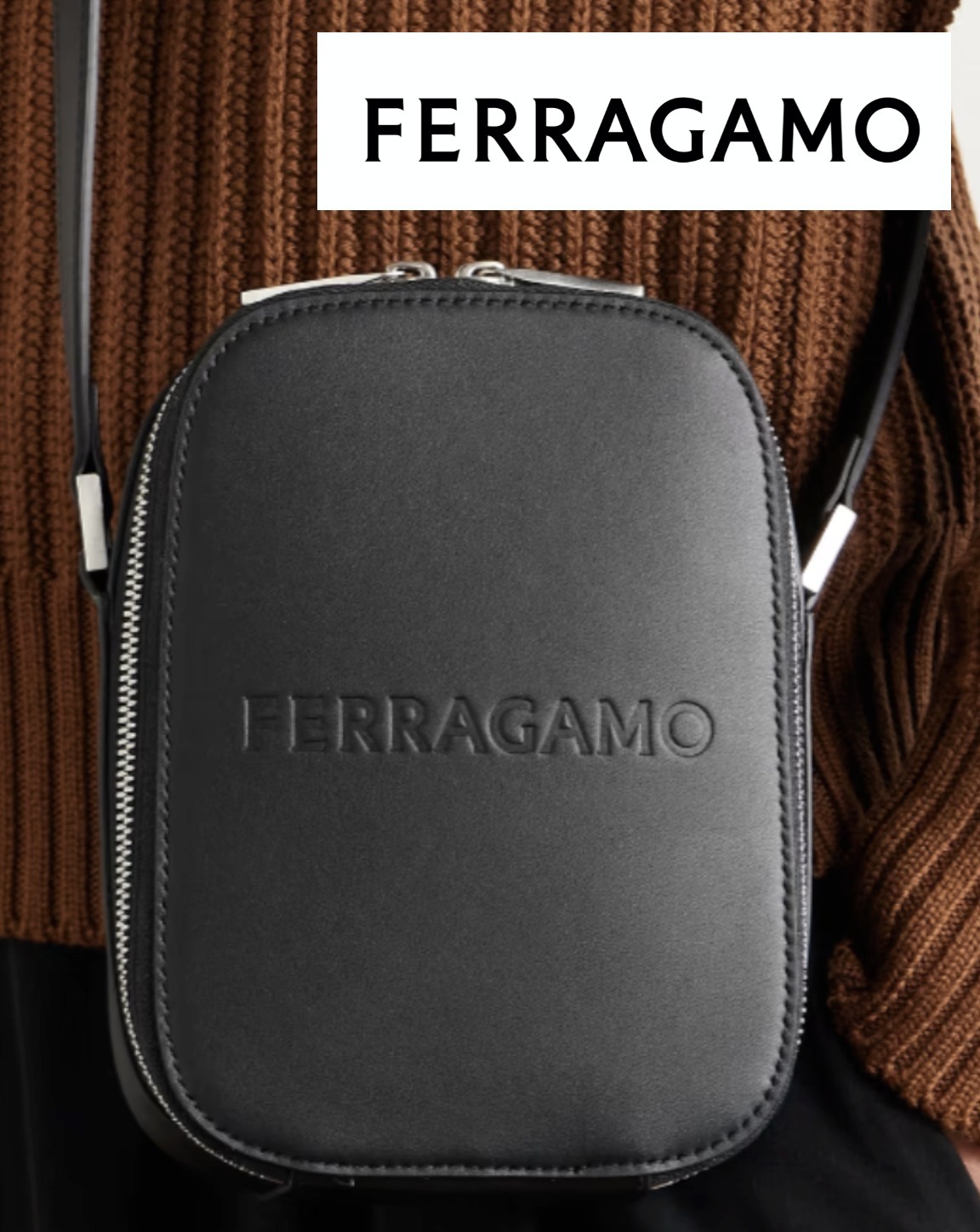 【FERRAGAMO】ブラック ロゴ レザー ショルダーバッグ
