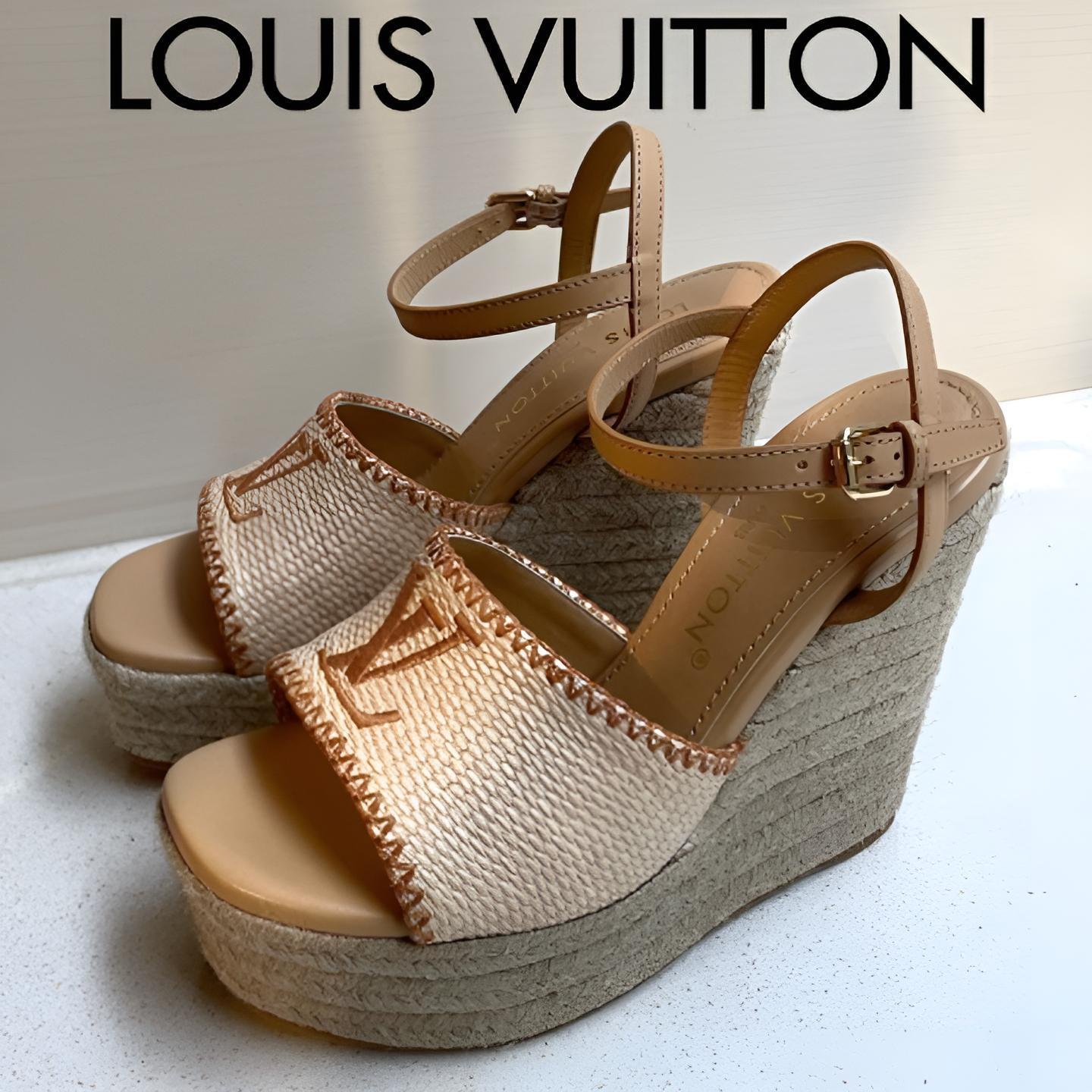 厚底でスタイルアップ♪【LV】ヘリオス・ライン サンダル
