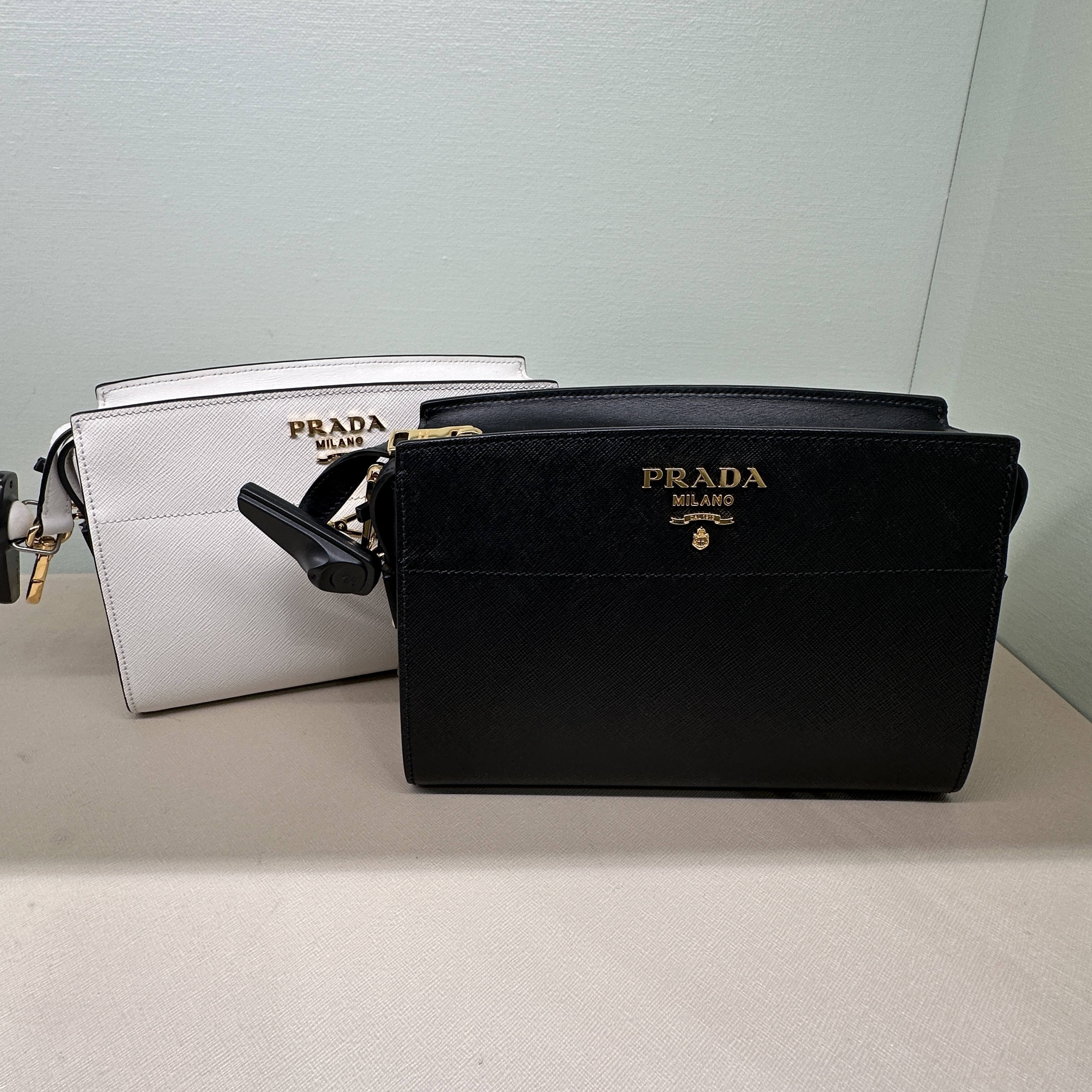 【VIPセール】PRADA プラダ レディース ショルダーバッグ 1BH104