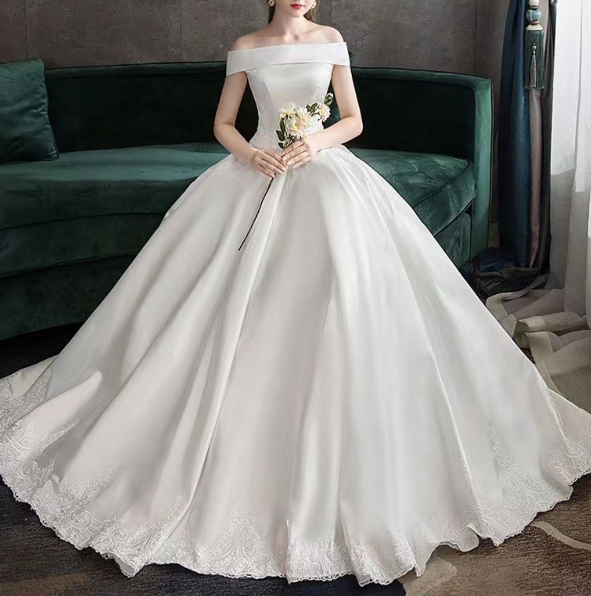 オフショルダー ウェディングドレス オシャレ結婚式 ホワイト