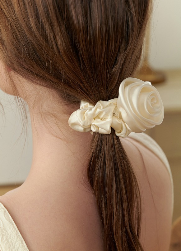 ヘアアクセサリー [TATIANA] Innocent Rose Scrunchie