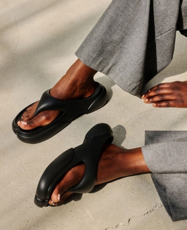 サンダル・ミュール PAES Flipflop 02 5BJH1404 PAES｜NEW FLIPFLOP METAL LINE｜レディース 足袋型リカバリー