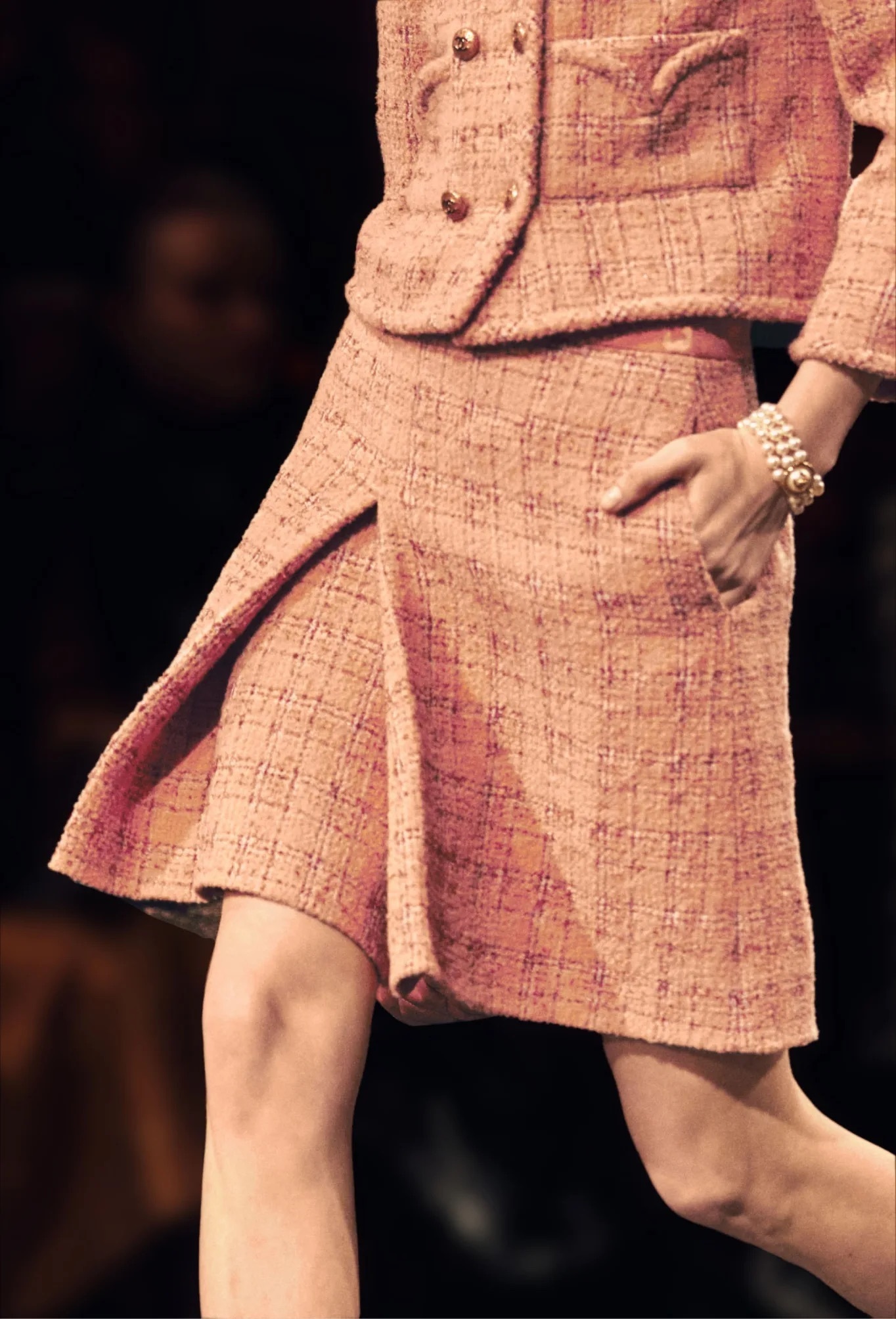 【見る人を惹きつける存在感♪】CHANEL ツイードスカート CHANEL 23/24 Metiers d'art LOOK11 スカート ツイード 直営店