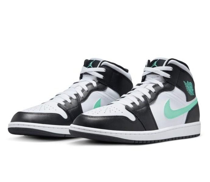 国内買付【NIKE】エア ジョーダン 1 MID 国内買付【NIKE】エア ジョーダン 1 MID スニーカー