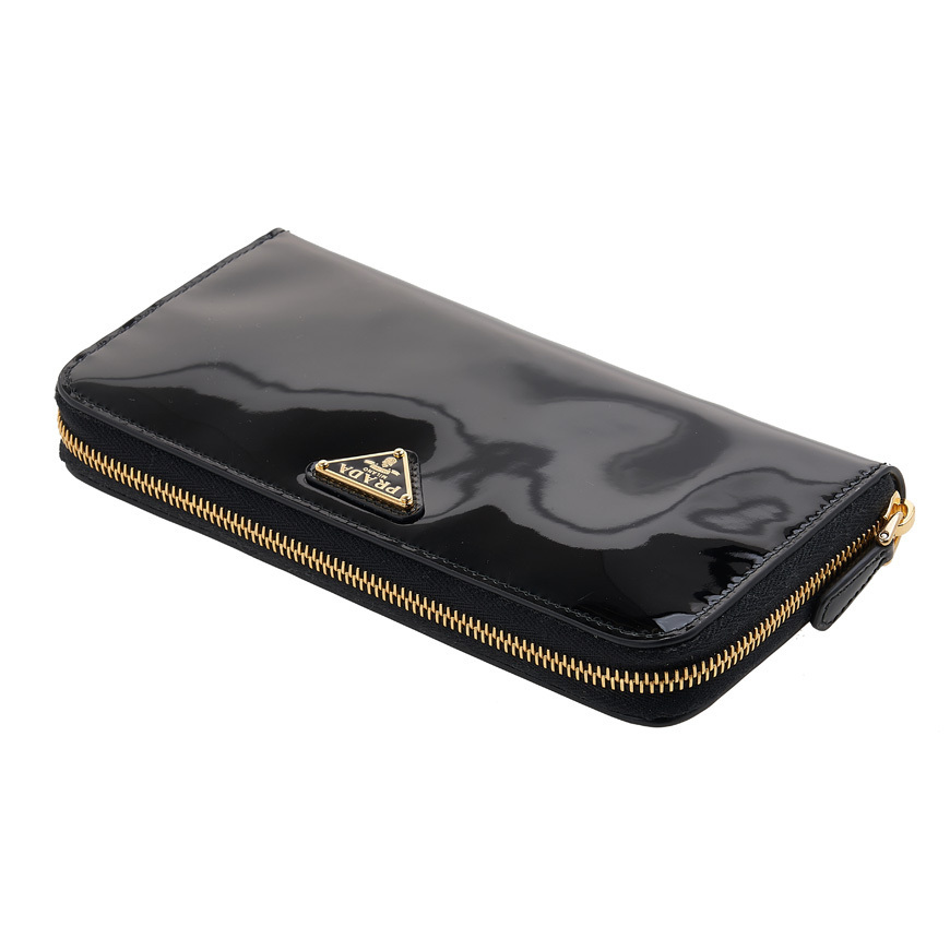 《PRADA》 パテント長財布