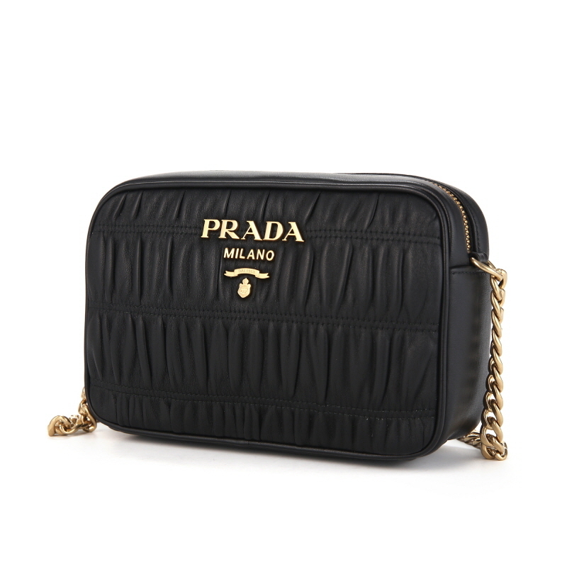 《PRADA》 1BH112 2B25 F0002 ナパ ゴフレ クロスバッグ