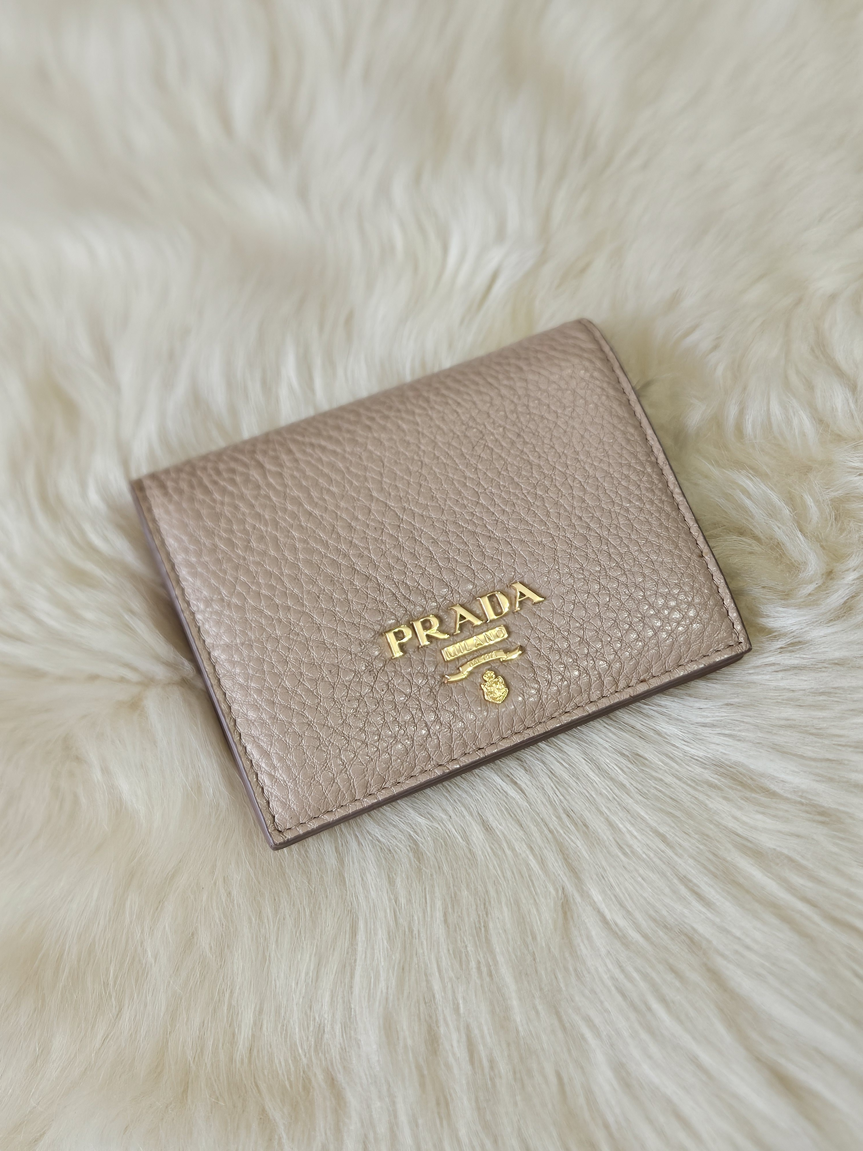 PRADA2つ折り♪ソフトレザー ミニ財布♪ベージュ