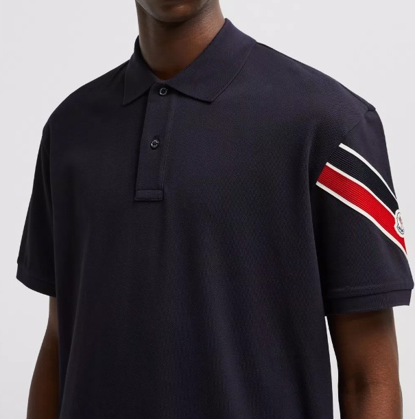MONCLER 2024/25秋冬 ロゴパッチ付き リバーシブル 半袖Tシャツ MONCLER 2024/25 秋冬新作 ロゴパッチ付き 半袖ポロシャツ