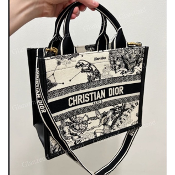 星座の刺繍が美しい♪【Dior】《Dior Book Tote》スモールバッグ