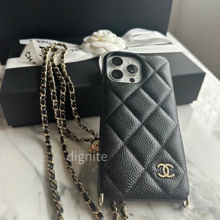 CHANEL iPhone 15 pro ケース 美品