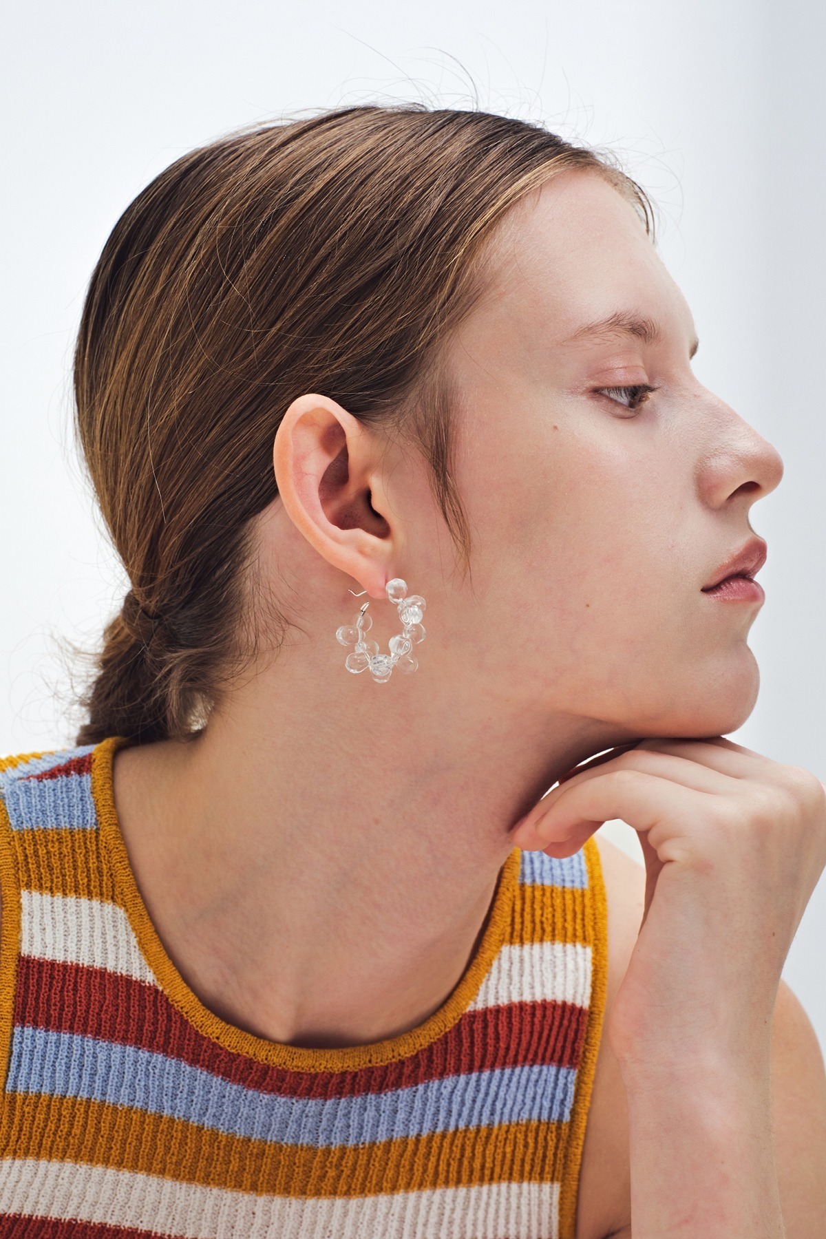 《MONDAY EDITION》 CLEAR DEWDROPS HOOP EARRINGS