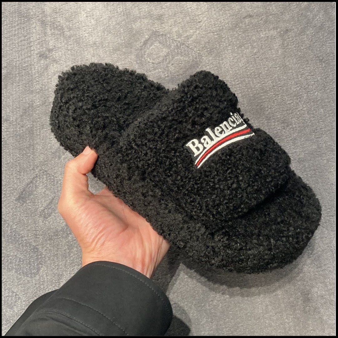 ◆直営店◆【BALENCIAGA】FURRY SLIDE サンダル