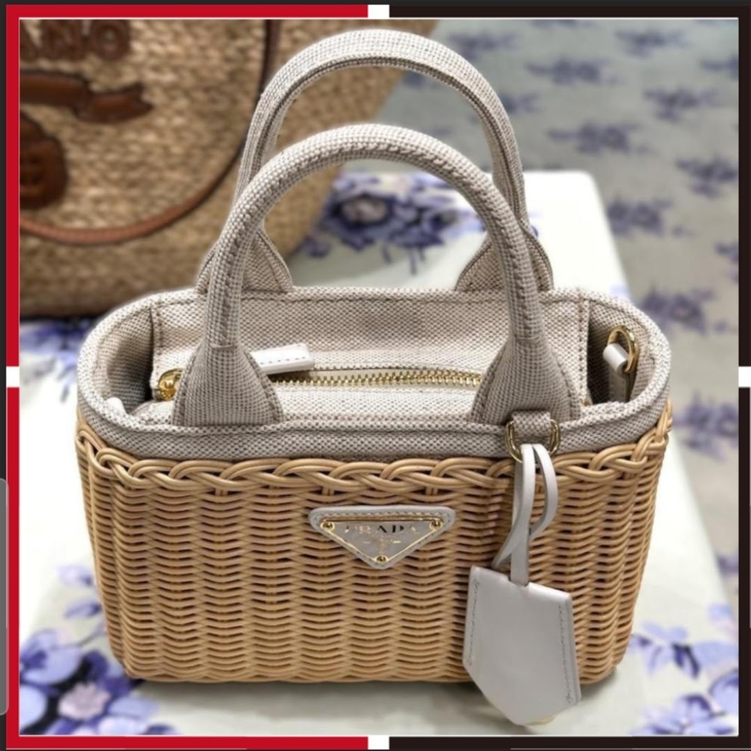 PRADA 新作 かごバッグ Mini wicker and linen blend tote bag
