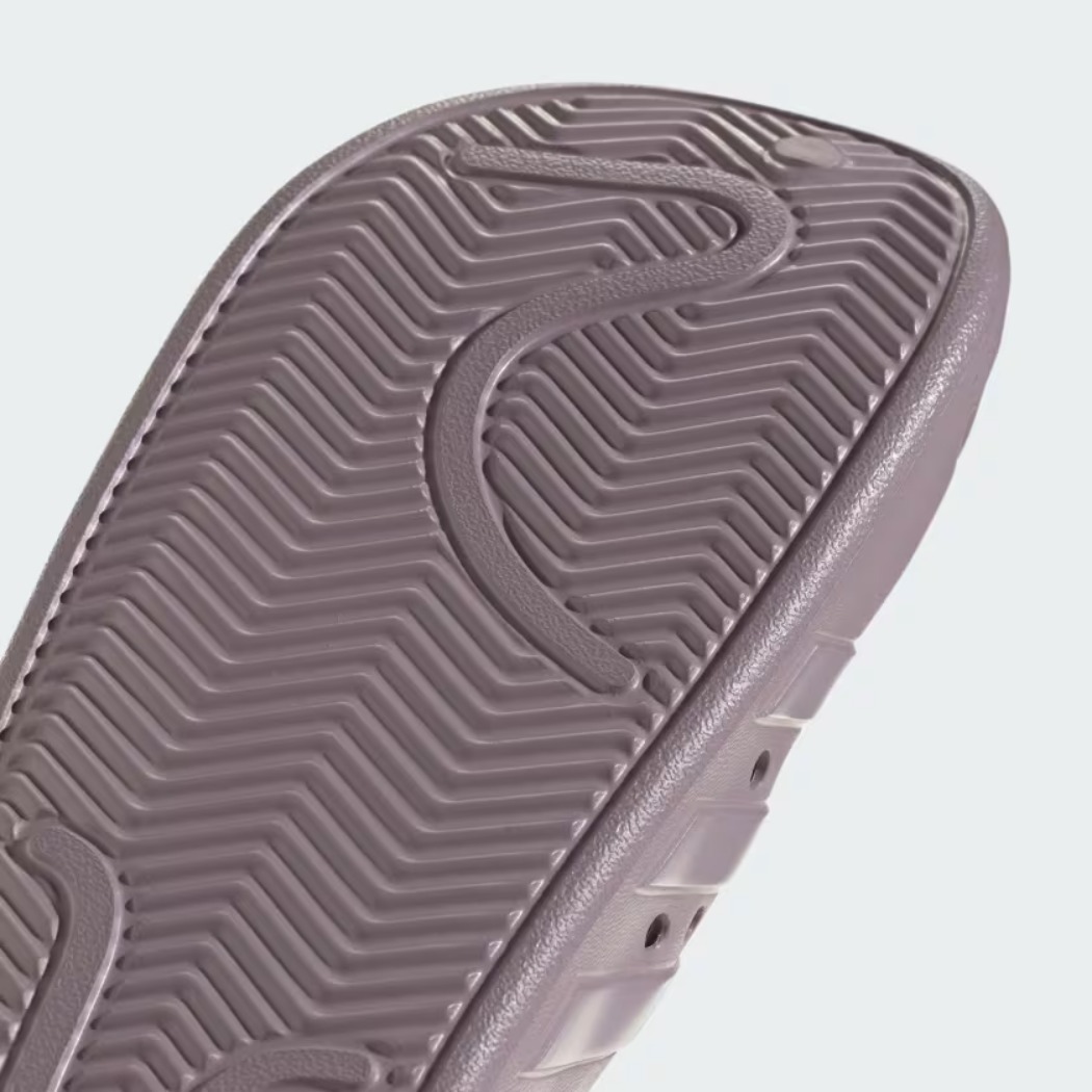 ★人気【ADIDAS】アディレット クログ フリーラブ★22.5-29.5cm 関税込☆adidas☆アディレット クログ フリーラブ☆22.5-29.5cm