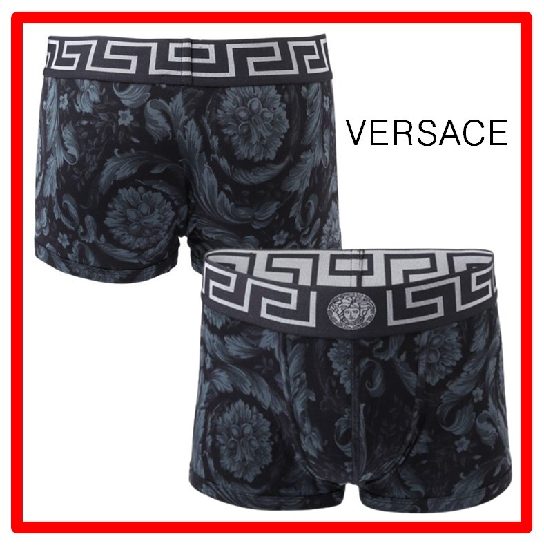 ★韓国の人気★【VERSACE】★バロックトランク★