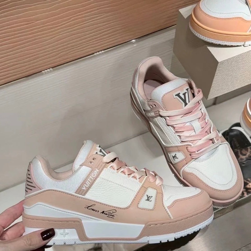 お洒落なバイカラーでカッコイイ】Louis Vuitton☆スニーカー 靴
