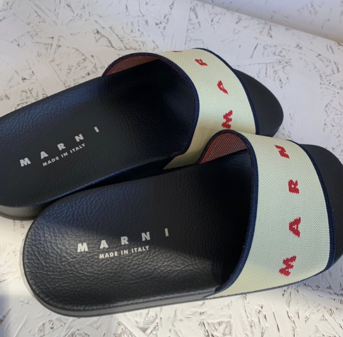 【MARNI】ロゴジャカードスライドサンダル
