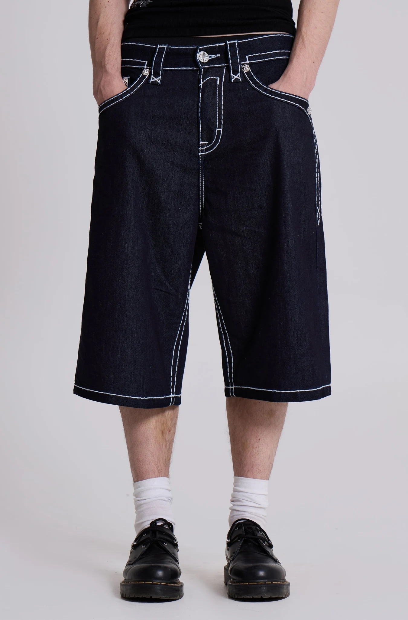 JADED LONDON Rock Revival Colossus Jorts ショートパンツ 2色
