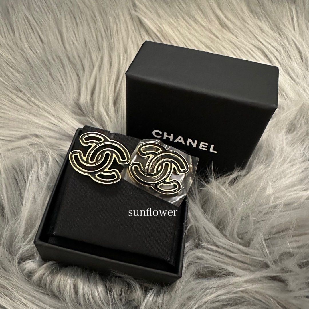 CHANEL クリア ピアス