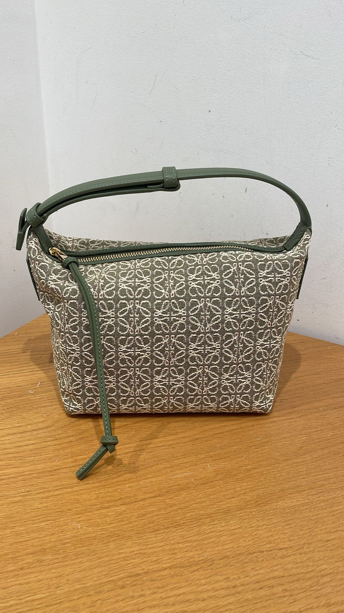 セール！ LOEWE 数量限定 キュービィバッグ スモール グリーン
