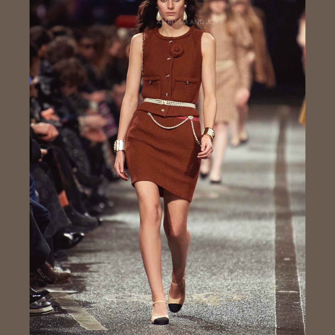 【エレガントで大人の魅力を引き立てる】CHANEL イヤリング 210.jpg