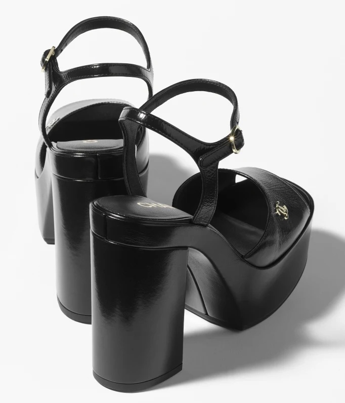 《24A★》CHANEL サンダル ヒール シンプルで合わせやすい