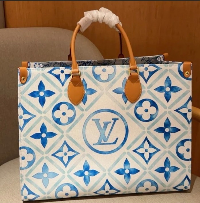 この季節おススメ♡【LOUIS VUITTON】オンザゴー MM
