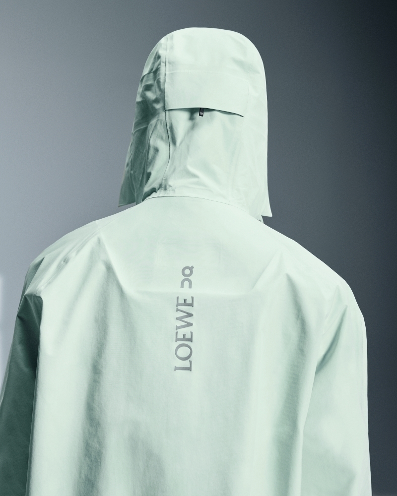 LOEWE☆LOEWE x ON ウルトラジャケットテクニカルシェルホワイト Ultra jacket in technical shell White - LOEWE