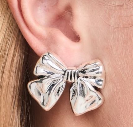 Shashi ピアス ドロップ シルバー シャシ シルバー(銀色)系 Shashi(シャシ) ピアス(レディース) - 海外