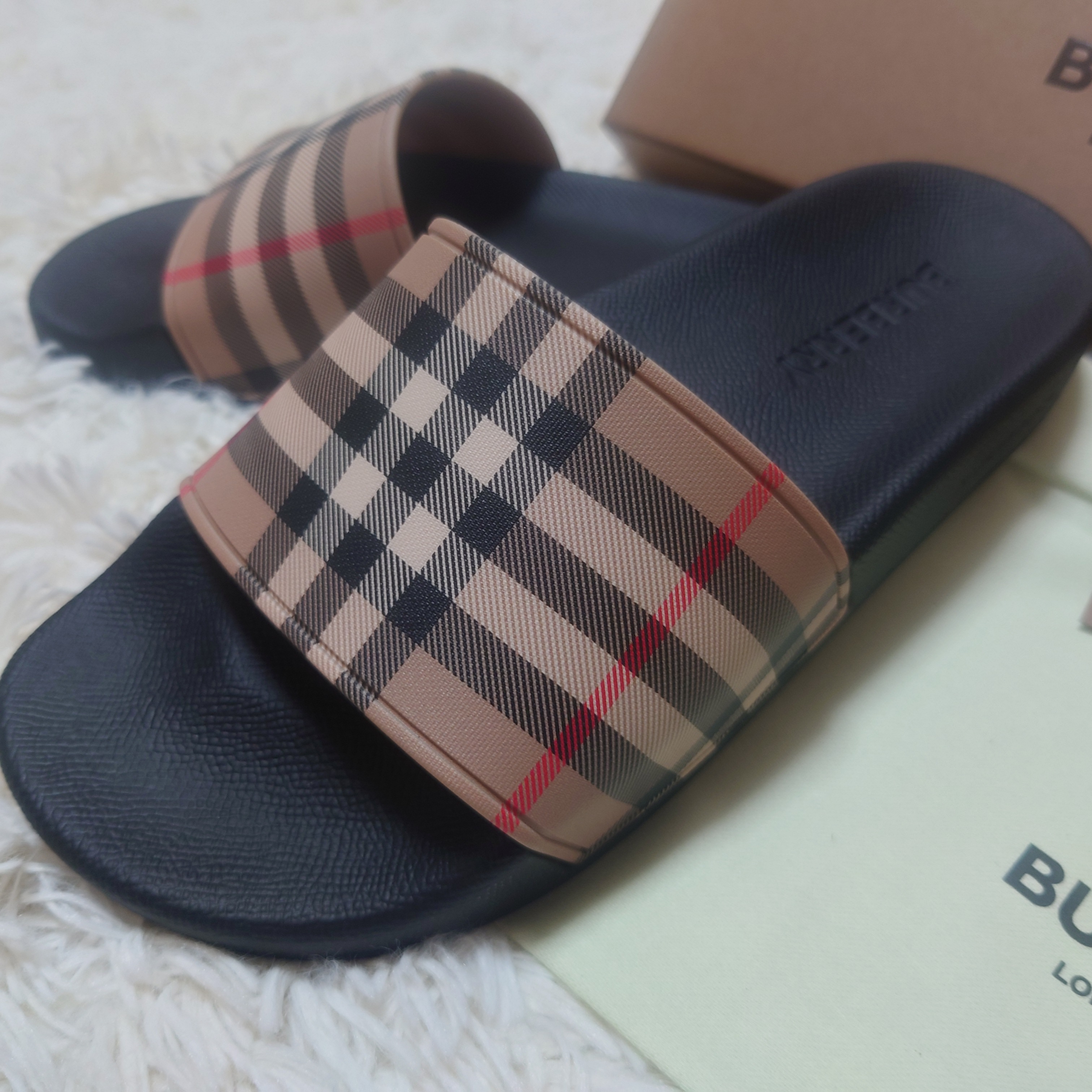★Burberry★ ヴィンテージチェック サンダル 関税込*国内発送 Burberry(バーバリー) チェックサンダル