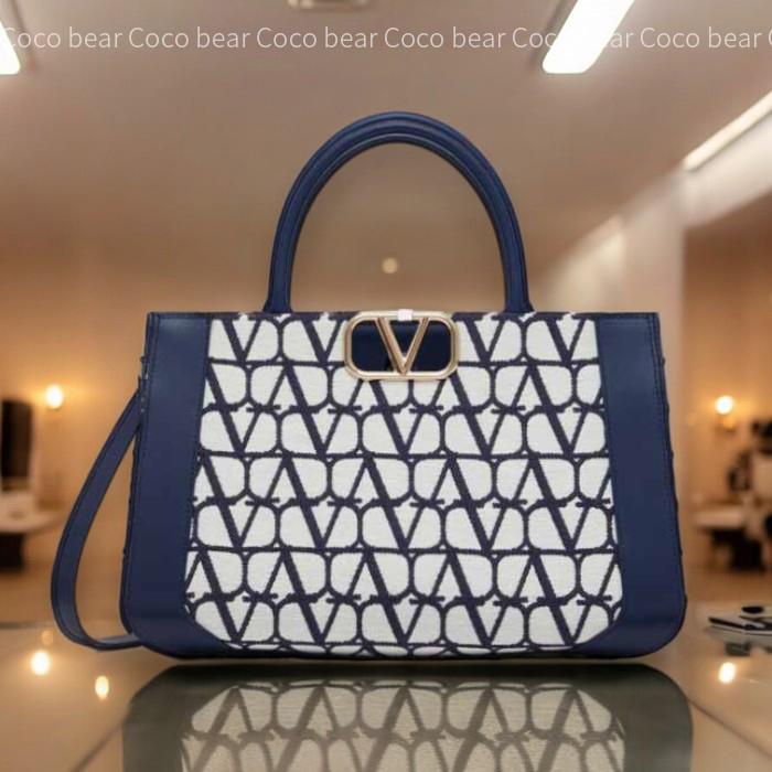 ☆Valentino☆セール☆Vロゴ トワル イコノグラフ ハンドバッグ