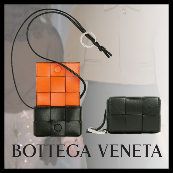 新作【Bottega Veneta】カセット ストラップ AirPods ケース