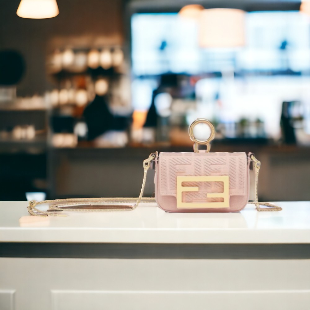 FENDI ナノ バケット チャーム ミニバッグ FFロゴ FF刺繍