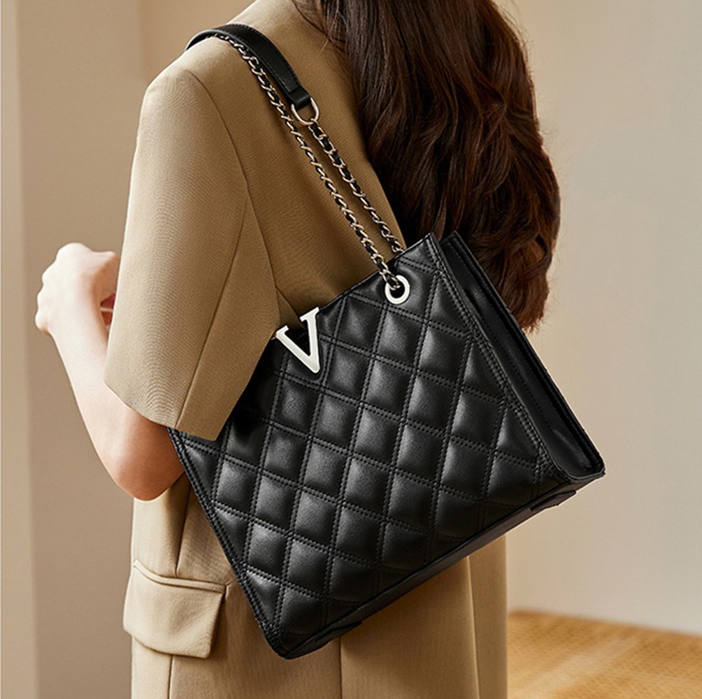 天然皮革 プレミアム Beshe Shoulder Bag_ BLACK