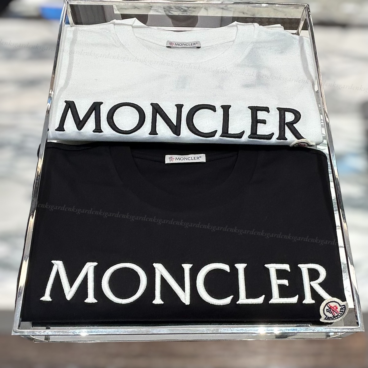 すぐ届く！MONCLER 刺繍ロゴ Tシャツ