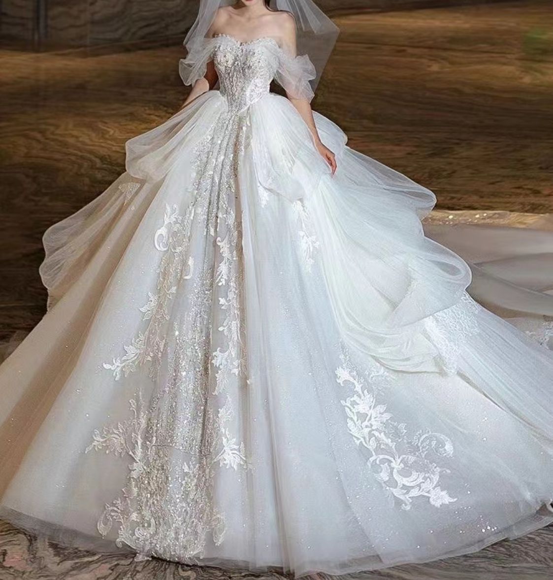 ウェディング 結婚式 ふわふわ オフショルダー トレーン