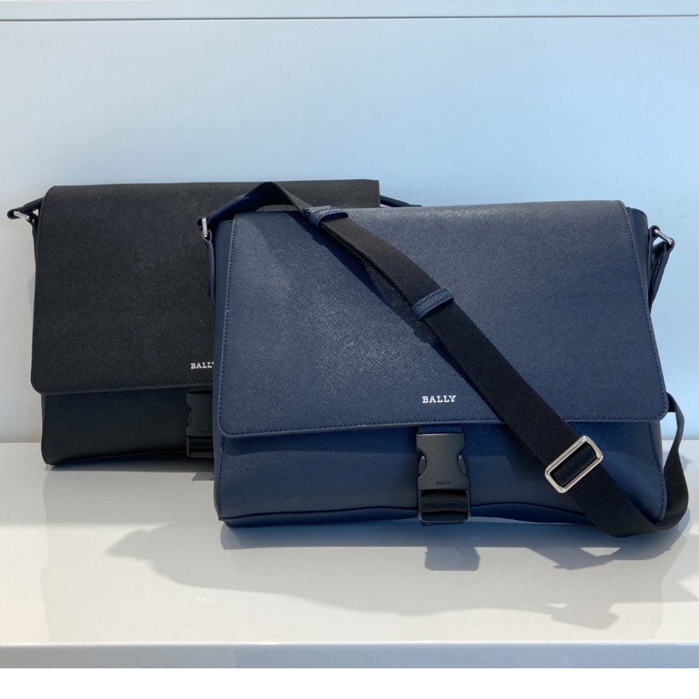 モダン バリー ショルダーバッグ TERREL.O SLING BAG ロゴ 黒 モダン バリー ショルダーバッグ TERREL.O SLING BAG ロゴ 黒