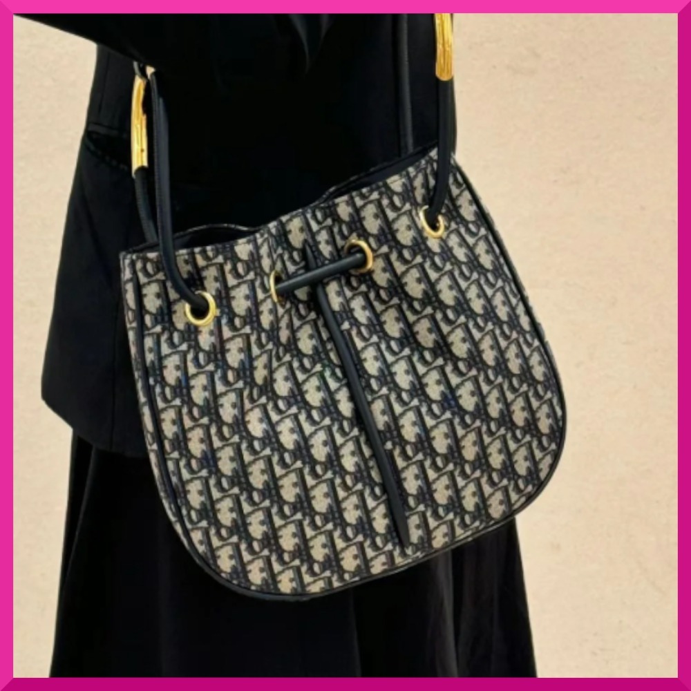 【かわいいシルエット】Dior ショルダーバッグ ミディアム