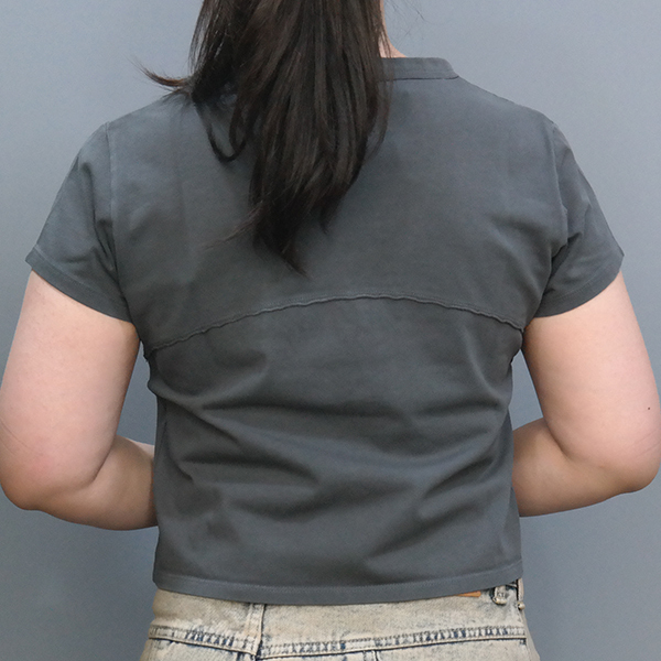 ★Matin Kim★PIGMENT CUT OUT LOGO CROP TOP★大人気★ MATIN KIM】PIGMENT CUT OUT LOGO CROP TOP☆送料・関税込
