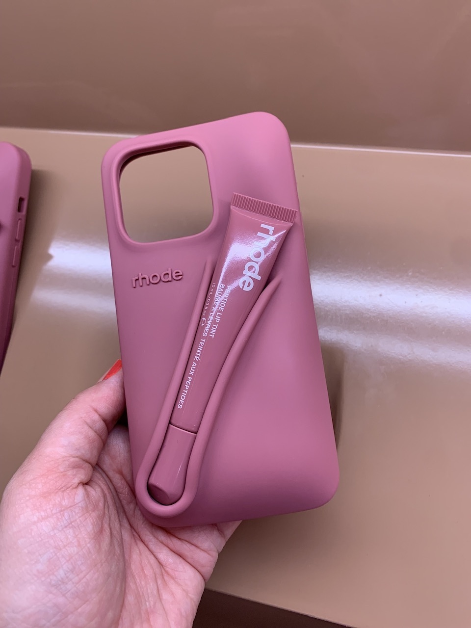 ヘイリー・ビーバー発【rhode】期間限定LIP CASE＋Lip Tint