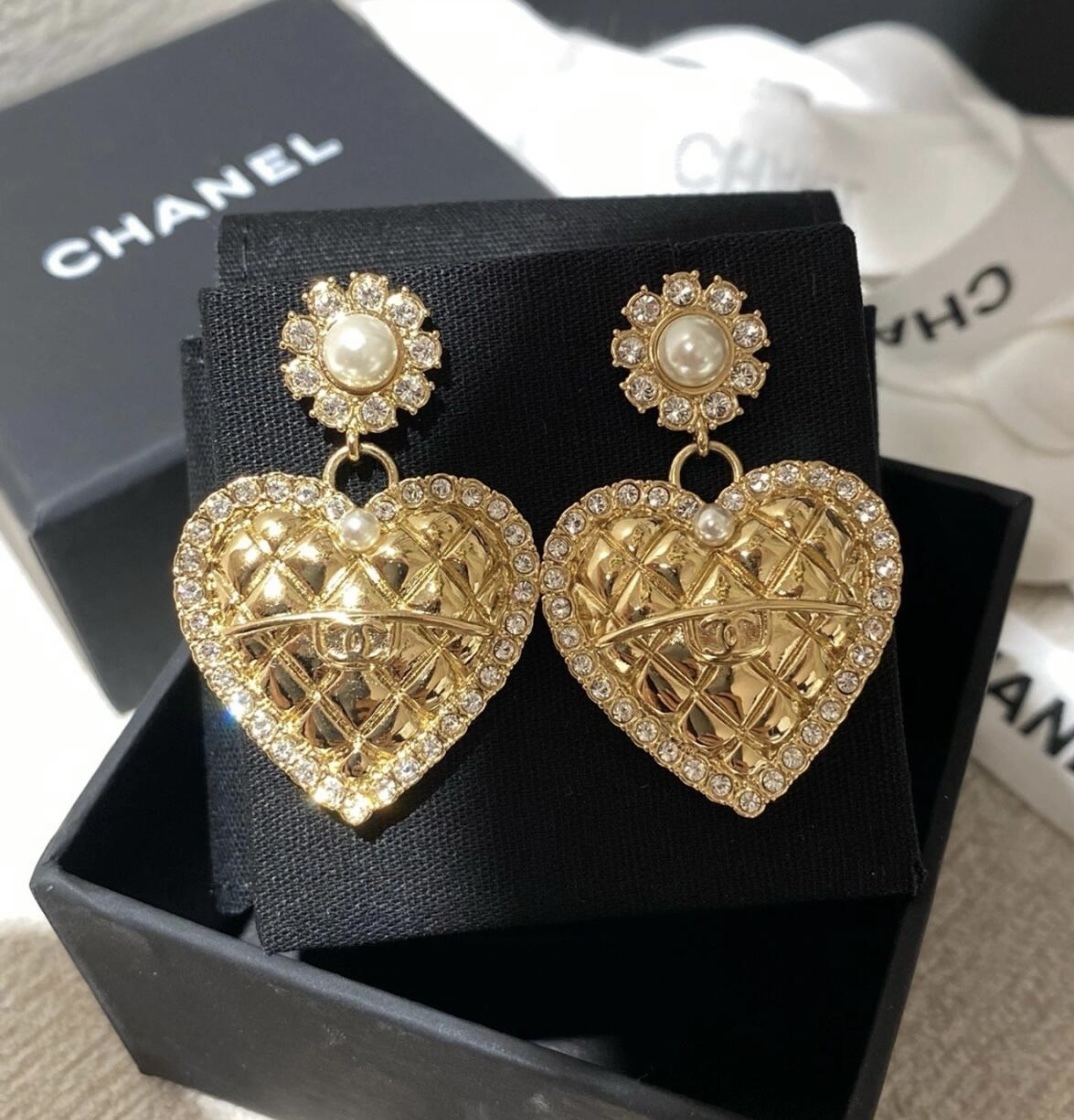 マトラッセバックがハートに スペシャルな時に☆CHANEL ピアス