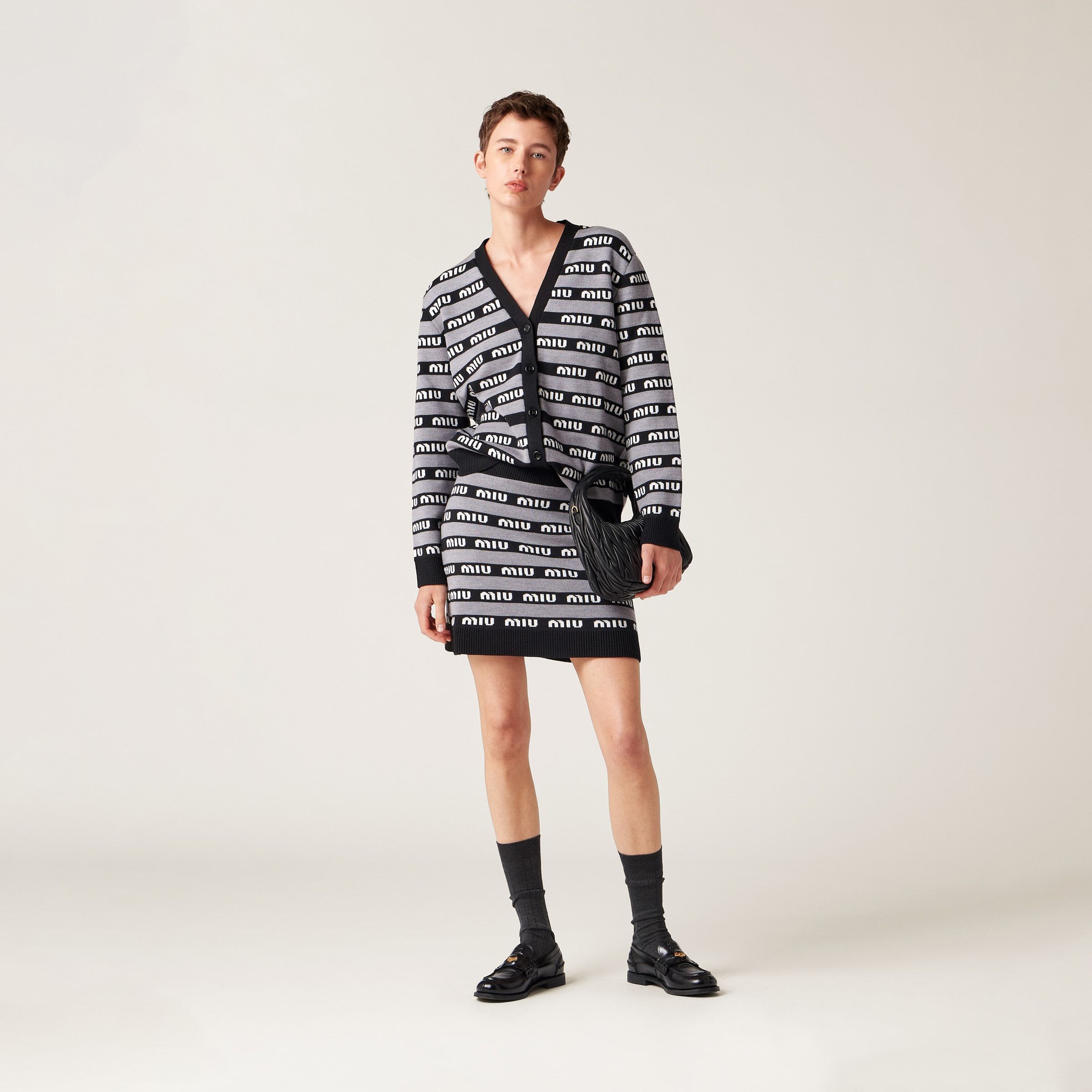《送料無料》 MIU MIU Wool skirt