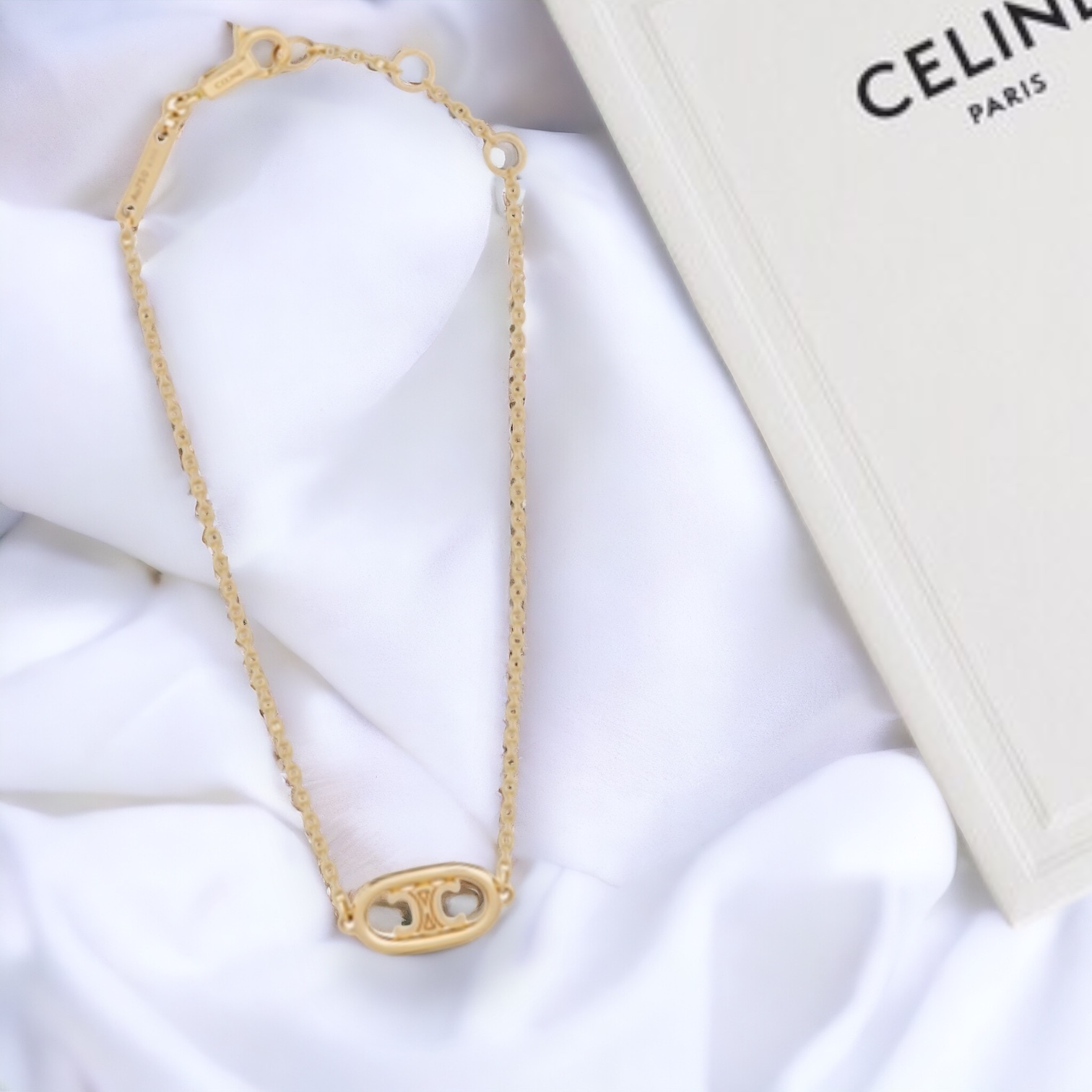 い出のひと時に、とびきりのおしゃれを！ マイヨン CELINE】セリーヌ トリオンフ 18金 ブレスレット アクセサリー