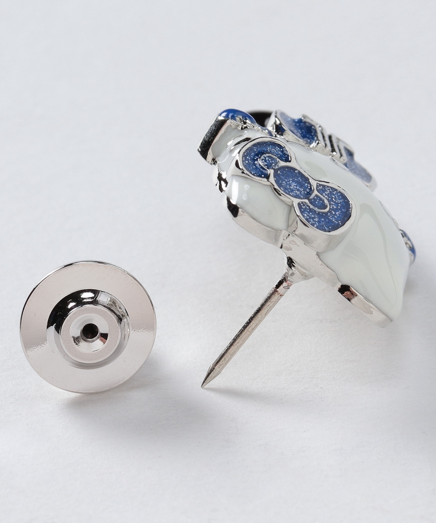 ランバンオンブルー(LANVIN en Bleu)ハローキティ ピンブローチ ランバンオンブルー(LANVIN en Bleu)ハローキティ ピンブローチ