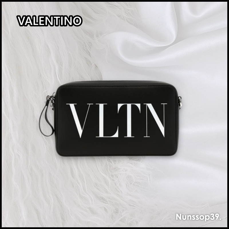 《VALENTINO》 B0704WJW 0NI VLTN ロゴクロスバッグ