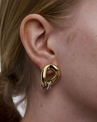 《MONDAY EDITION》 Twin Hoop Pendant Earrings