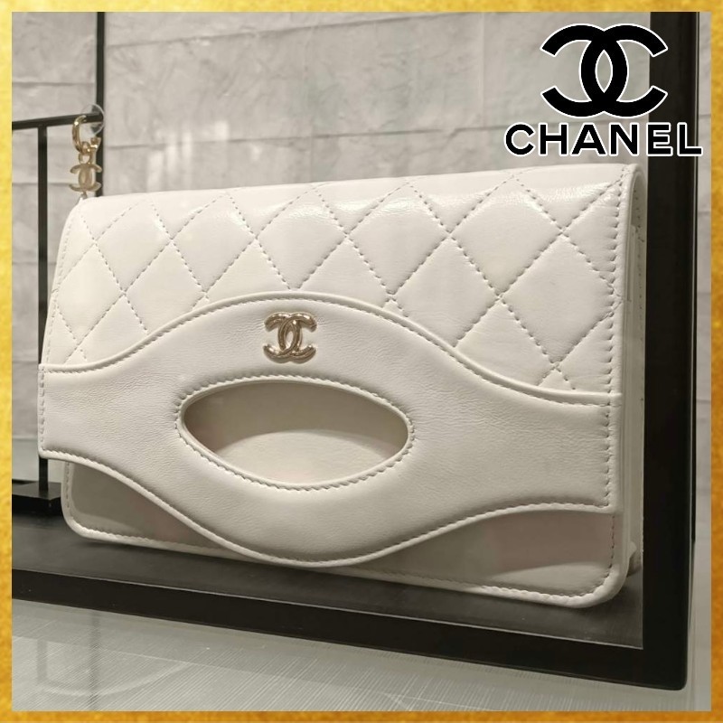 【希少なホワイト】 CHANEL CCロゴ チェーンウォレット