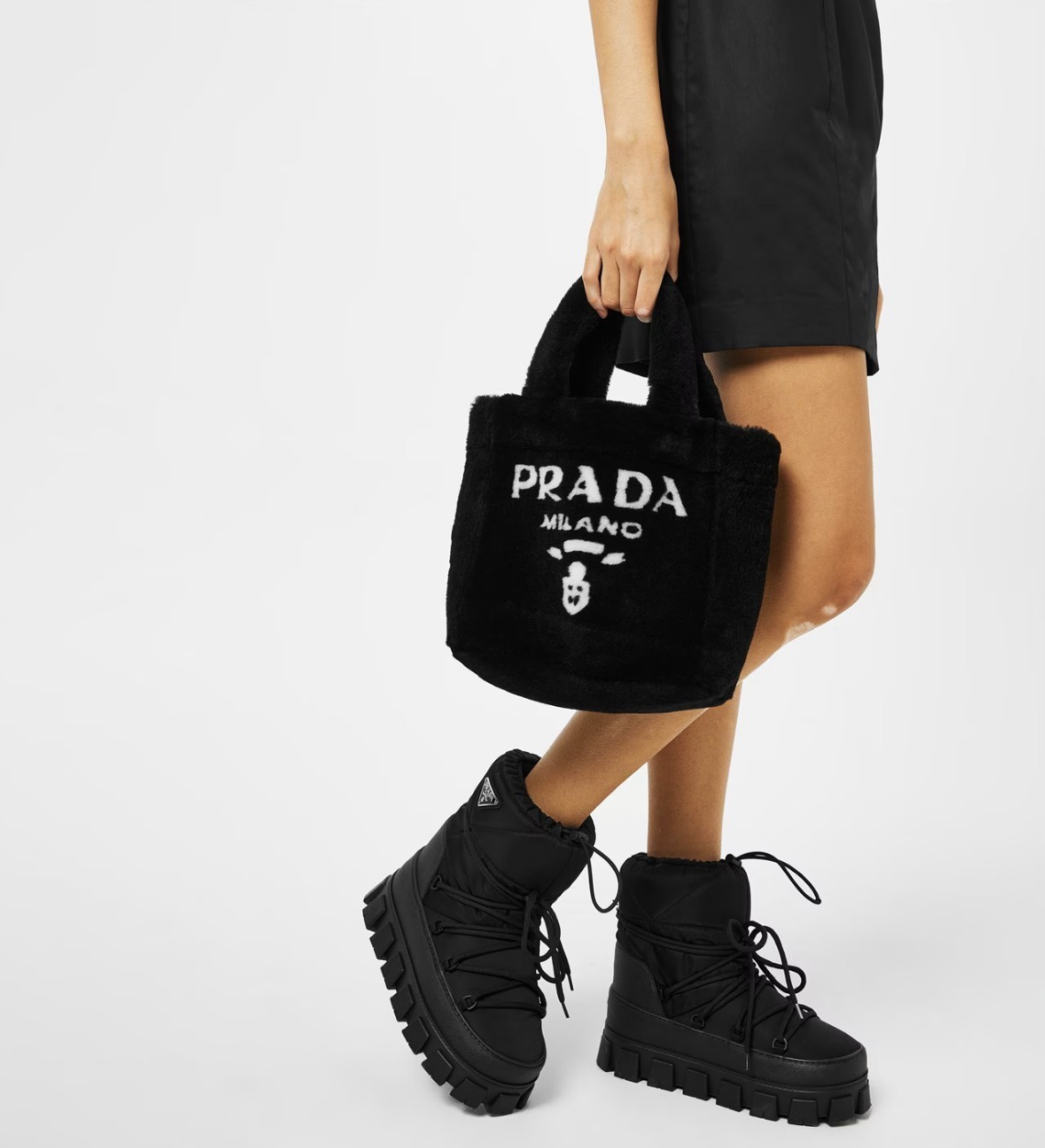 【PRADA】現地セール！ MONOTONE シアリング 2WAY バッグ