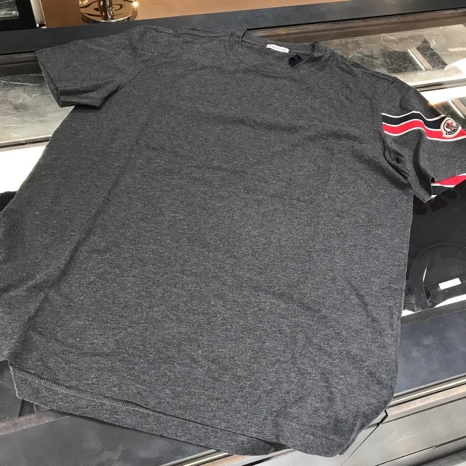 パリ直営店！【MONCLER】トリコロールラインTシャツ☆3色